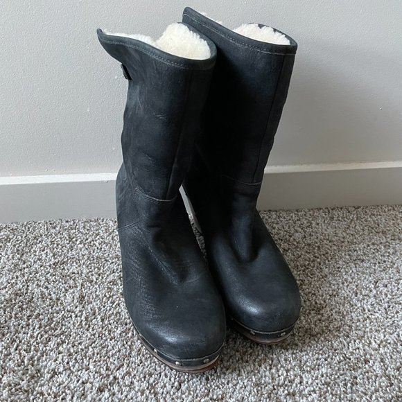 UGG | Lynnea Heeled Shearling Boot - Picture 3 of 14